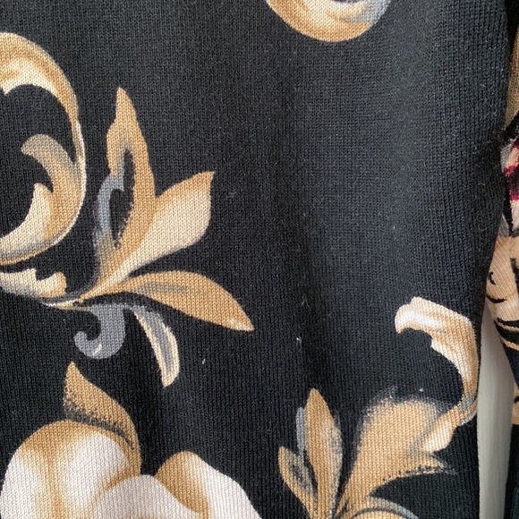 This is an elegant White House Black Market cardigan. - Picture 8 of 12